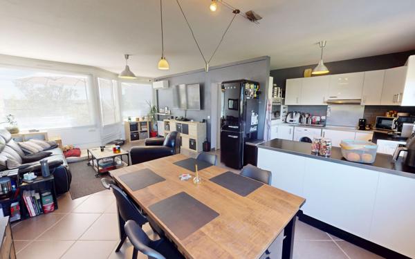 Appartement à vendre    3 pièces • 72 m2 Vaulx-en-Velin