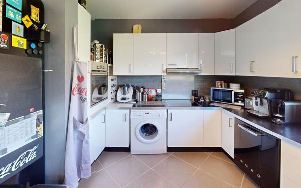 Appartement à vendre    3 pièces • 72 m2 Vaulx-en-Velin