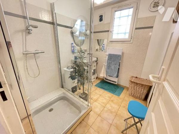 A vendre - Manosque (04) - Alpes de Haute Provence:  Superbe appartement T3, spacieux et lumine...