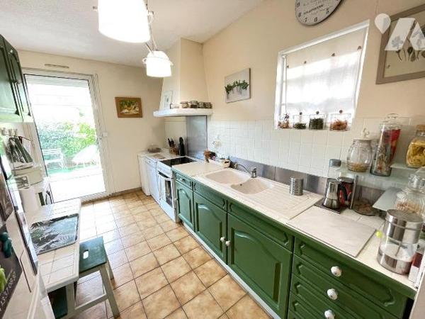 A vendre - Manosque (04) - Alpes de Haute Provence:  Superbe appartement T3, spacieux et lumine...