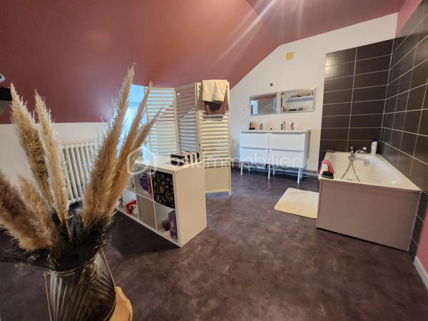 Magnifique Maison de village de 122 m² à Urzy

Amoureux des jolis coins de campagne, bordée par une rivière, située sur la belle commune d'Urzy, à deux pas des écoles, commerces et commodités de Guérigny, nous vous présentons cette magnifique maison de village d'une surface habitable de 122 m², implantée sur un terrain de 1 800 m², avec une belle vue et sans vis-à-vis. Elle propose 5 pièces dont 4 chambres, réparties comme suit : un séjour, un salon, une cuisine, une chambre et une salle d'eau au rez-de-chaussée, un palier desservant trois chambres et une salle de bain à l'étage, ainsi que deux caves, une laverie et une buanderie en sous-sol, complétées par un garage indépendant.

Dès le rez-de-chaussée, un séjour de 48 m² avec cheminée d'origine dessert un salon, ouvert sur une cuisine aménagée et équipée. Le rez-de-chaussée dispose d'une chambre de 14 m², agrémentée elle aussi d'une cheminée d'origine, ainsi qu'une salle d'eau avec douche cabine et wc, complètent ce niveau

À l'étage, le palier dessert trois chambres : une première de 12 m² avec velux, une deuxième de 15 m² avec climatisation, ainsi qu'une troisième de 15 m² avec dressing. Le palier dessert également une salle de bain, avec baignoire.

Au sous-sol, vous trouverez deux caves de 30 m² et 31 m², une laverie, ainsi qu'une buanderie de 15 m² avec porte de service
.
Elle dispose d'huisseries PVC double vitrage, avec volets battants et volets roulants motorisés, ainsi que d'un chauffage au gaz de ville avec production d'eau chaude, via une chaudière entretenue. Les sols sont en carrelage au rez-de-chaussée, hormis la chambre en parquet stratifié, en parquet stratifié à l'étage, hormis la salle de bain en linoléum, et en dalle béton au sous-sol. Sa toiture est en tuiles mécaniques. Côté assainissement, la maison est raccordée au tout-à-l'égout.
Côté extérieur, profitez d'un garage indépendant de 18 m², d'une dépendance, ainsi que d'un beau terrain de 1 800 m², sans vis-à-vis, avec une belle vue, dans un cadre de campagne. La maison dispose également d'un parking intérieur et d'un parking extérieur.

Les plus de cette maison : Sa pièce de vie lumineuse et son aménagement intérieur,  ses 4 chambres dont sa chambre avec dressing et sa chambre climatisée, ainsi que ses cheminées d'origine pleines de charme. Sa situation bordée par une rivière, sa belle vue sans vis-à-vis, sa proximité des écoles, commerces et commodités de Guérigny, son terrain de 1 800 m², ses deux caves totalisant plus de 60 m², son garage indépendant,

Des photos supplémentaires sont disponibles sur BSK IMMOBILIER, rubrique Nos conseillers, Olivier FRESLON.
Pour tout renseignement complémentaire ou pour une visite, contactez moi au 07 62 78 13 13 

Une maison de village pleine de caractère, au calme de la campagne, à découvrir sans tarder : ne passez pas à côté de cette opportunité à Urzy