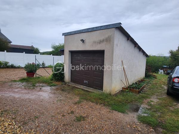 Magnifique Maison de village de 122 m² à Urzy

Amoureux des jolis coins de campagne, bordée par une rivière, située sur la belle commune d'Urzy, à deux pas des écoles, commerces et commodités de Guérigny, nous vous présentons cette magnifique maison de village d'une surface habitable de 122 m², implantée sur un terrain de 1 800 m², avec une belle vue et sans vis-à-vis. Elle propose 5 pièces dont 4 chambres, réparties comme suit : un séjour, un salon, une cuisine, une chambre et une salle d'eau au rez-de-chaussée, un palier desservant trois chambres et une salle de bain à l'étage, ainsi que deux caves, une laverie et une buanderie en sous-sol, complétées par un garage indépendant.

Dès le rez-de-chaussée, un séjour de 48 m² avec cheminée d'origine dessert un salon, ouvert sur une cuisine aménagée et équipée. Le rez-de-chaussée dispose d'une chambre de 14 m², agrémentée elle aussi d'une cheminée d'origine, ainsi qu'une salle d'eau avec douche cabine et wc, complètent ce niveau

À l'étage, le palier dessert trois chambres : une première de 12 m² avec velux, une deuxième de 15 m² avec climatisation, ainsi qu'une troisième de 15 m² avec dressing. Le palier dessert également une salle de bain, avec baignoire.

Au sous-sol, vous trouverez deux caves de 30 m² et 31 m², une laverie, ainsi qu'une buanderie de 15 m² avec porte de service
.
Elle dispose d'huisseries PVC double vitrage, avec volets battants et volets roulants motorisés, ainsi que d'un chauffage au gaz de ville avec production d'eau chaude, via une chaudière entretenue. Les sols sont en carrelage au rez-de-chaussée, hormis la chambre en parquet stratifié, en parquet stratifié à l'étage, hormis la salle de bain en linoléum, et en dalle béton au sous-sol. Sa toiture est en tuiles mécaniques. Côté assainissement, la maison est raccordée au tout-à-l'égout.
Côté extérieur, profitez d'un garage indépendant de 18 m², d'une dépendance, ainsi que d'un beau terrain de 1 800 m², sans vis-à-vis, avec une belle vue, dans un cadre de campagne. La maison dispose également d'un parking intérieur et d'un parking extérieur.

Les plus de cette maison : Sa pièce de vie lumineuse et son aménagement intérieur,  ses 4 chambres dont sa chambre avec dressing et sa chambre climatisée, ainsi que ses cheminées d'origine pleines de charme. Sa situation bordée par une rivière, sa belle vue sans vis-à-vis, sa proximité des écoles, commerces et commodités de Guérigny, son terrain de 1 800 m², ses deux caves totalisant plus de 60 m², son garage indépendant,

Des photos supplémentaires sont disponibles sur BSK IMMOBILIER, rubrique Nos conseillers, Olivier FRESLON.
Pour tout renseignement complémentaire ou pour une visite, contactez moi au 07 62 78 13 13 

Une maison de village pleine de caractère, au calme de la campagne, à découvrir sans tarder : ne passez pas à côté de cette opportunité à Urzy