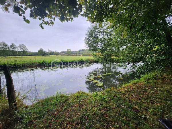 Magnifique Maison de village de 122 m² à Urzy

Amoureux des jolis coins de campagne, bordée par une rivière, située sur la belle commune d'Urzy, à deux pas des écoles, commerces et commodités de Guérigny, nous vous présentons cette magnifique maison de village d'une surface habitable de 122 m², implantée sur un terrain de 1 800 m², avec une belle vue et sans vis-à-vis. Elle propose 5 pièces dont 4 chambres, réparties comme suit : un séjour, un salon, une cuisine, une chambre et une salle d'eau au rez-de-chaussée, un palier desservant trois chambres et une salle de bain à l'étage, ainsi que deux caves, une laverie et une buanderie en sous-sol, complétées par un garage indépendant.

Dès le rez-de-chaussée, un séjour de 48 m² avec cheminée d'origine dessert un salon, ouvert sur une cuisine aménagée et équipée. Le rez-de-chaussée dispose d'une chambre de 14 m², agrémentée elle aussi d'une cheminée d'origine, ainsi qu'une salle d'eau avec douche cabine et wc, complètent ce niveau

À l'étage, le palier dessert trois chambres : une première de 12 m² avec velux, une deuxième de 15 m² avec climatisation, ainsi qu'une troisième de 15 m² avec dressing. Le palier dessert également une salle de bain, avec baignoire.

Au sous-sol, vous trouverez deux caves de 30 m² et 31 m², une laverie, ainsi qu'une buanderie de 15 m² avec porte de service
.
Elle dispose d'huisseries PVC double vitrage, avec volets battants et volets roulants motorisés, ainsi que d'un chauffage au gaz de ville avec production d'eau chaude, via une chaudière entretenue. Les sols sont en carrelage au rez-de-chaussée, hormis la chambre en parquet stratifié, en parquet stratifié à l'étage, hormis la salle de bain en linoléum, et en dalle béton au sous-sol. Sa toiture est en tuiles mécaniques. Côté assainissement, la maison est raccordée au tout-à-l'égout.
Côté extérieur, profitez d'un garage indépendant de 18 m², d'une dépendance, ainsi que d'un beau terrain de 1 800 m², sans vis-à-vis, avec une belle vue, dans un cadre de campagne. La maison dispose également d'un parking intérieur et d'un parking extérieur.

Les plus de cette maison : Sa pièce de vie lumineuse et son aménagement intérieur,  ses 4 chambres dont sa chambre avec dressing et sa chambre climatisée, ainsi que ses cheminées d'origine pleines de charme. Sa situation bordée par une rivière, sa belle vue sans vis-à-vis, sa proximité des écoles, commerces et commodités de Guérigny, son terrain de 1 800 m², ses deux caves totalisant plus de 60 m², son garage indépendant,

Des photos supplémentaires sont disponibles sur BSK IMMOBILIER, rubrique Nos conseillers, Olivier FRESLON.
Pour tout renseignement complémentaire ou pour une visite, contactez moi au 07 62 78 13 13 

Une maison de village pleine de caractère, au calme de la campagne, à découvrir sans tarder : ne passez pas à côté de cette opportunité à Urzy