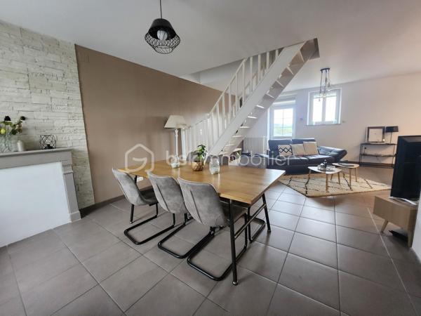 Magnifique Maison de village de 122 m² à Urzy

Amoureux des jolis coins de campagne, bordée par une rivière, située sur la belle commune d'Urzy, à deux pas des écoles, commerces et commodités de Guérigny, nous vous présentons cette magnifique maison de village d'une surface habitable de 122 m², implantée sur un terrain de 1 800 m², avec une belle vue et sans vis-à-vis. Elle propose 5 pièces dont 4 chambres, réparties comme suit : un séjour, un salon, une cuisine, une chambre et une salle d'eau au rez-de-chaussée, un palier desservant trois chambres et une salle de bain à l'étage, ainsi que deux caves, une laverie et une buanderie en sous-sol, complétées par un garage indépendant.

Dès le rez-de-chaussée, un séjour de 48 m² avec cheminée d'origine dessert un salon, ouvert sur une cuisine aménagée et équipée. Le rez-de-chaussée dispose d'une chambre de 14 m², agrémentée elle aussi d'une cheminée d'origine, ainsi qu'une salle d'eau avec douche cabine et wc, complètent ce niveau

À l'étage, le palier dessert trois chambres : une première de 12 m² avec velux, une deuxième de 15 m² avec climatisation, ainsi qu'une troisième de 15 m² avec dressing. Le palier dessert également une salle de bain, avec baignoire.

Au sous-sol, vous trouverez deux caves de 30 m² et 31 m², une laverie, ainsi qu'une buanderie de 15 m² avec porte de service
.
Elle dispose d'huisseries PVC double vitrage, avec volets battants et volets roulants motorisés, ainsi que d'un chauffage au gaz de ville avec production d'eau chaude, via une chaudière entretenue. Les sols sont en carrelage au rez-de-chaussée, hormis la chambre en parquet stratifié, en parquet stratifié à l'étage, hormis la salle de bain en linoléum, et en dalle béton au sous-sol. Sa toiture est en tuiles mécaniques. Côté assainissement, la maison est raccordée au tout-à-l'égout.
Côté extérieur, profitez d'un garage indépendant de 18 m², d'une dépendance, ainsi que d'un beau terrain de 1 800 m², sans vis-à-vis, avec une belle vue, dans un cadre de campagne. La maison dispose également d'un parking intérieur et d'un parking extérieur.

Les plus de cette maison : Sa pièce de vie lumineuse et son aménagement intérieur,  ses 4 chambres dont sa chambre avec dressing et sa chambre climatisée, ainsi que ses cheminées d'origine pleines de charme. Sa situation bordée par une rivière, sa belle vue sans vis-à-vis, sa proximité des écoles, commerces et commodités de Guérigny, son terrain de 1 800 m², ses deux caves totalisant plus de 60 m², son garage indépendant,

Des photos supplémentaires sont disponibles sur BSK IMMOBILIER, rubrique Nos conseillers, Olivier FRESLON.
Pour tout renseignement complémentaire ou pour une visite, contactez moi au 07 62 78 13 13 

Une maison de village pleine de caractère, au calme de la campagne, à découvrir sans tarder : ne passez pas à côté de cette opportunité à Urzy