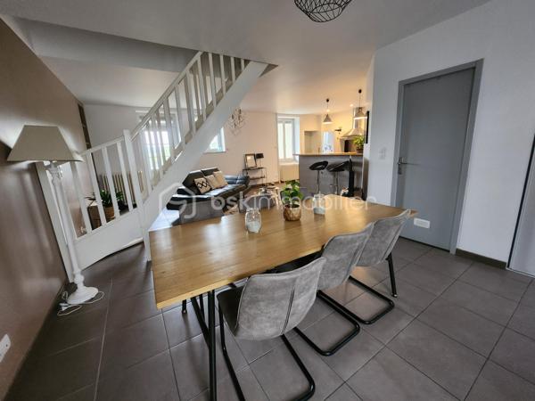 Magnifique Maison de village de 122 m² à Urzy

Amoureux des jolis coins de campagne, bordée par une rivière, située sur la belle commune d'Urzy, à deux pas des écoles, commerces et commodités de Guérigny, nous vous présentons cette magnifique maison de village d'une surface habitable de 122 m², implantée sur un terrain de 1 800 m², avec une belle vue et sans vis-à-vis. Elle propose 5 pièces dont 4 chambres, réparties comme suit : un séjour, un salon, une cuisine, une chambre et une salle d'eau au rez-de-chaussée, un palier desservant trois chambres et une salle de bain à l'étage, ainsi que deux caves, une laverie et une buanderie en sous-sol, complétées par un garage indépendant.

Dès le rez-de-chaussée, un séjour de 48 m² avec cheminée d'origine dessert un salon, ouvert sur une cuisine aménagée et équipée. Le rez-de-chaussée dispose d'une chambre de 14 m², agrémentée elle aussi d'une cheminée d'origine, ainsi qu'une salle d'eau avec douche cabine et wc, complètent ce niveau

À l'étage, le palier dessert trois chambres : une première de 12 m² avec velux, une deuxième de 15 m² avec climatisation, ainsi qu'une troisième de 15 m² avec dressing. Le palier dessert également une salle de bain, avec baignoire.

Au sous-sol, vous trouverez deux caves de 30 m² et 31 m², une laverie, ainsi qu'une buanderie de 15 m² avec porte de service
.
Elle dispose d'huisseries PVC double vitrage, avec volets battants et volets roulants motorisés, ainsi que d'un chauffage au gaz de ville avec production d'eau chaude, via une chaudière entretenue. Les sols sont en carrelage au rez-de-chaussée, hormis la chambre en parquet stratifié, en parquet stratifié à l'étage, hormis la salle de bain en linoléum, et en dalle béton au sous-sol. Sa toiture est en tuiles mécaniques. Côté assainissement, la maison est raccordée au tout-à-l'égout.
Côté extérieur, profitez d'un garage indépendant de 18 m², d'une dépendance, ainsi que d'un beau terrain de 1 800 m², sans vis-à-vis, avec une belle vue, dans un cadre de campagne. La maison dispose également d'un parking intérieur et d'un parking extérieur.

Les plus de cette maison : Sa pièce de vie lumineuse et son aménagement intérieur,  ses 4 chambres dont sa chambre avec dressing et sa chambre climatisée, ainsi que ses cheminées d'origine pleines de charme. Sa situation bordée par une rivière, sa belle vue sans vis-à-vis, sa proximité des écoles, commerces et commodités de Guérigny, son terrain de 1 800 m², ses deux caves totalisant plus de 60 m², son garage indépendant,

Des photos supplémentaires sont disponibles sur BSK IMMOBILIER, rubrique Nos conseillers, Olivier FRESLON.
Pour tout renseignement complémentaire ou pour une visite, contactez moi au 07 62 78 13 13 

Une maison de village pleine de caractère, au calme de la campagne, à découvrir sans tarder : ne passez pas à côté de cette opportunité à Urzy