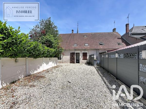 Immeuble à vendre 208 m² Cours-les-Barres