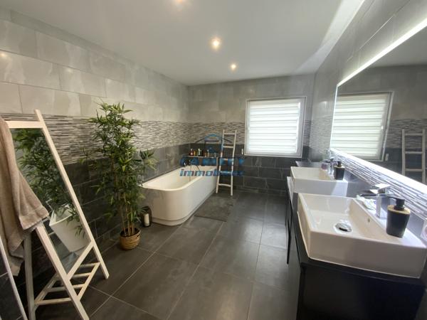 Superbe maison avec piscine à DORANS (90)