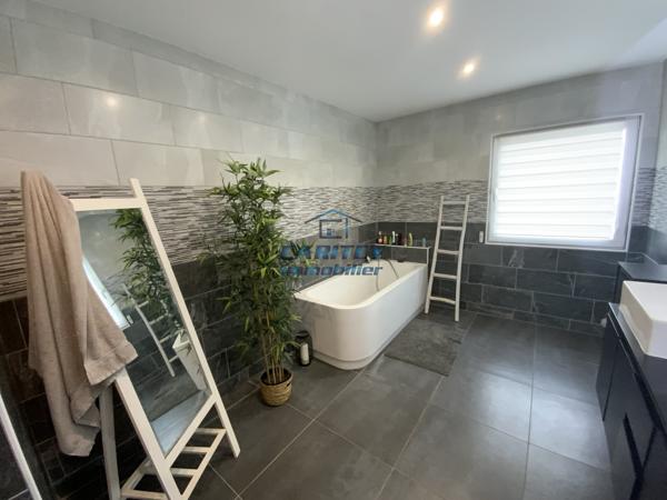 Superbe maison avec piscine à DORANS (90)