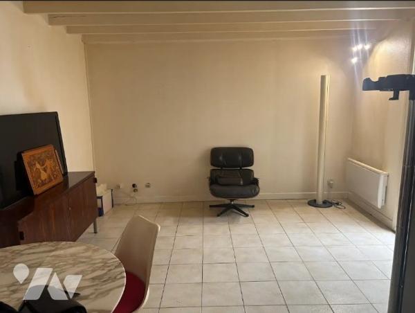 Un ensemble de lots situés à PONTOISE, proche de toutes commodités.