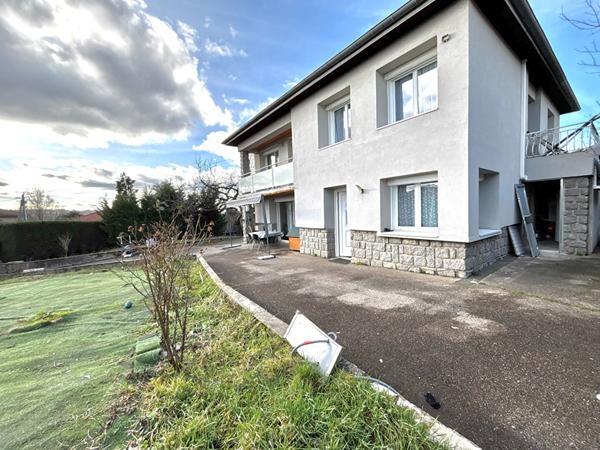 Maison rénovée 155 m² 4 chambres Terrain 1 169 m² ? Bas de Montreynaud