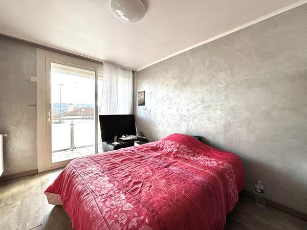 Maison rénovée 155 m² 4 chambres Terrain 1 169 m² ? Bas de Montreynaud