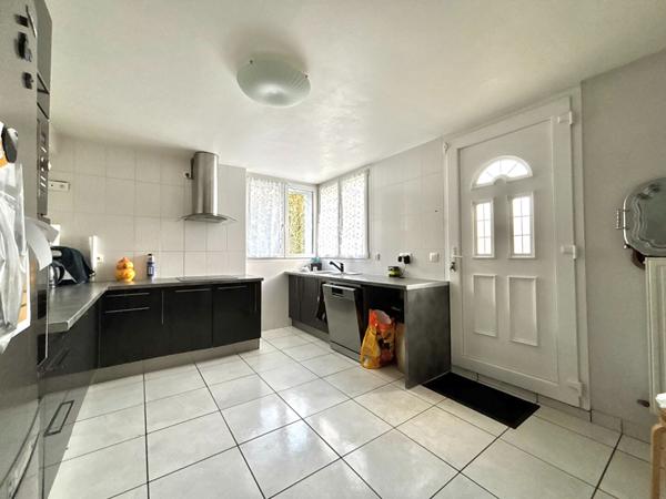 Maison rénovée 155 m² 4 chambres Terrain 1 169 m² ? Bas de Montreynaud