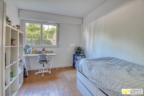 Versailles Clagny Appartement 4 pièce(s) 96 m² carrez en rez-de-jardin avec terrasse et jardin privatif plein sud, cave et parking €649 000 ** - Référence 25420