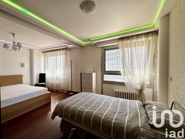 Appartement à vendre 4 pièces 90 m² Courbevoie