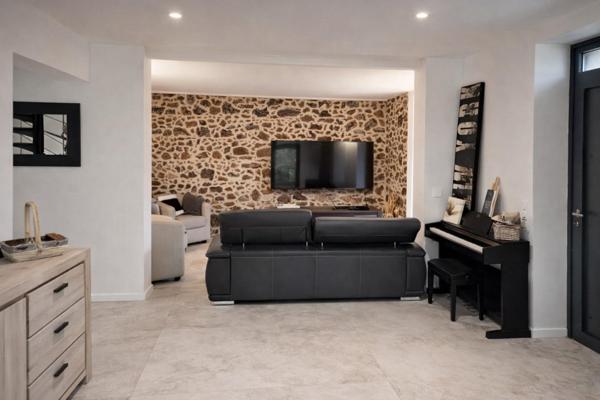 Maison de maître rénovée avec piscine et T2