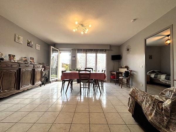 Deux pièces avec jardin, terrasse et parking dans une copropriété prisée proche du centre de La Motte Servolex