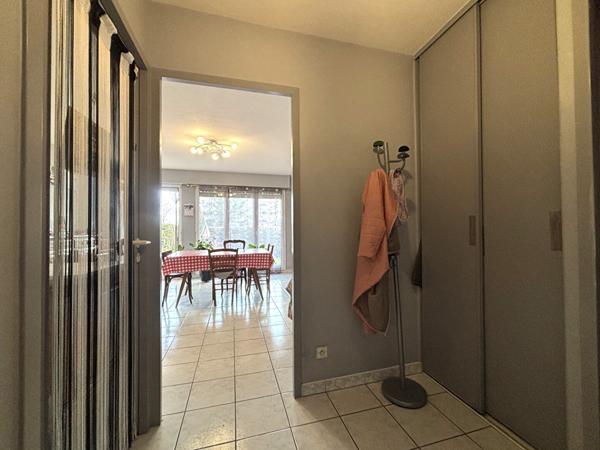 Deux pièces avec jardin, terrasse et parking dans une copropriété prisée proche du centre de La Motte Servolex