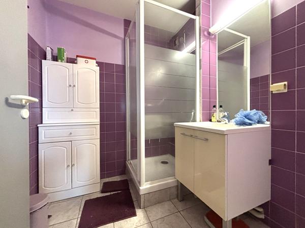 Deux pièces avec jardin, terrasse et parking dans une copropriété prisée proche du centre de La Motte Servolex