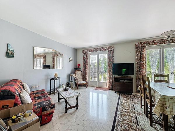 Proche tous commerces, écoles, gare direct Paris