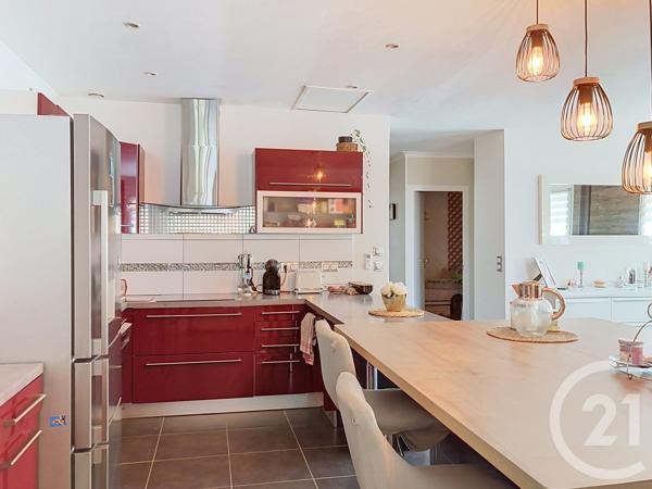 Maison à vendre  5 pièces - 142 m 2   TONNAY CHARENTE  - 17