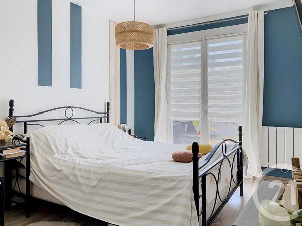 Maison à vendre  5 pièces - 142 m 2   TONNAY CHARENTE  - 17