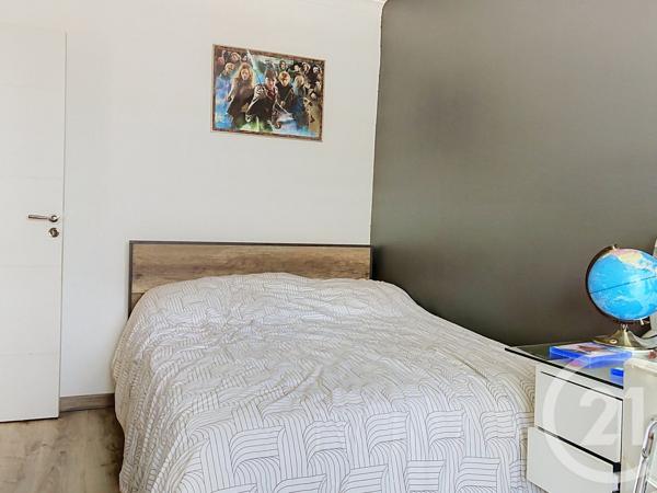 Maison à vendre  5 pièces - 142 m 2   TONNAY CHARENTE  - 17