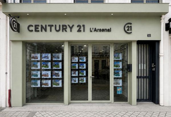 Maison à vendre  5 pièces - 142 m 2   TONNAY CHARENTE  - 17