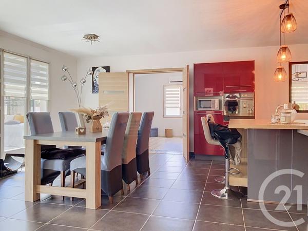 Maison à vendre  5 pièces - 142 m 2   TONNAY CHARENTE  - 17