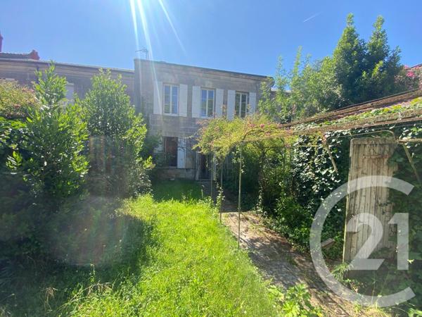 Maison à vendre  5 pièces - 142 m 2   TONNAY CHARENTE  - 17