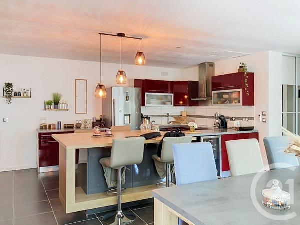 Maison à vendre  5 pièces - 142 m 2   TONNAY CHARENTE  - 17