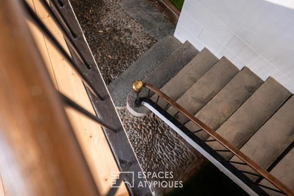 Ancien prieuré romain d’exception avec patio, piscine et garage