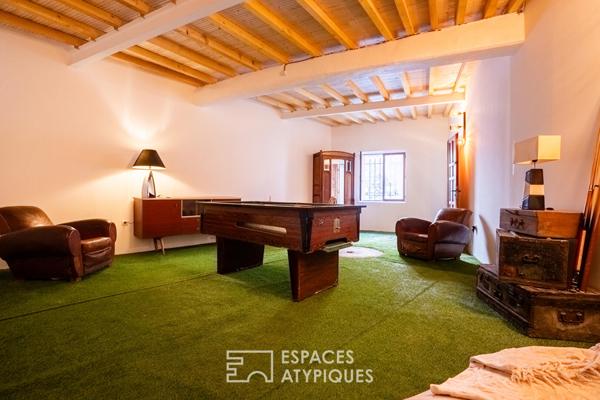 Ancien prieuré romain d’exception avec patio, piscine et garage
