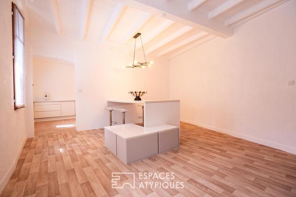 Ancien prieuré romain d’exception avec patio, piscine et garage