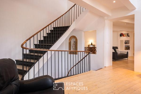Ancien prieuré romain d’exception avec patio, piscine et garage