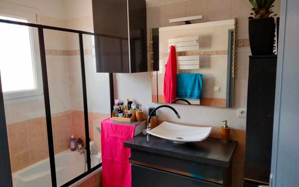 Maison à vendre    3 pièces •  Saint-Estève