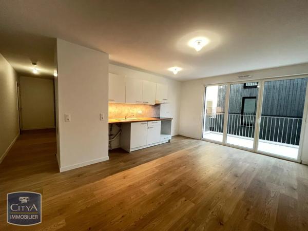 Appartement à louer 2 pièces 48.8m² Bordeaux (33300)