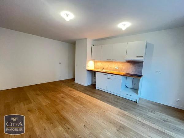 Appartement à louer 2 pièces 48.8m² Bordeaux (33300)