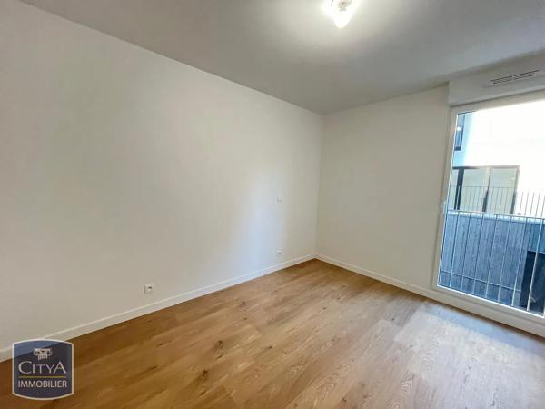 Appartement à louer 2 pièces 48.8m² Bordeaux (33300)