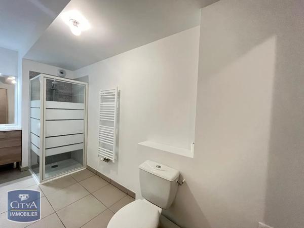 Appartement à louer 2 pièces 48.8m² Bordeaux (33300)
