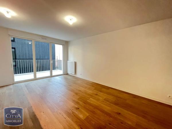 Appartement à louer 2 pièces 48.8m² Bordeaux (33300)