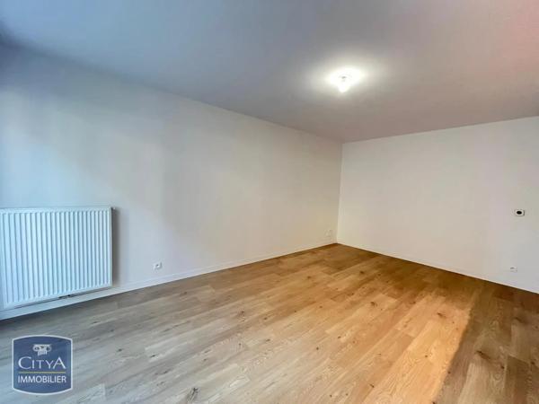 Appartement à louer 2 pièces 48.8m² Bordeaux (33300)
