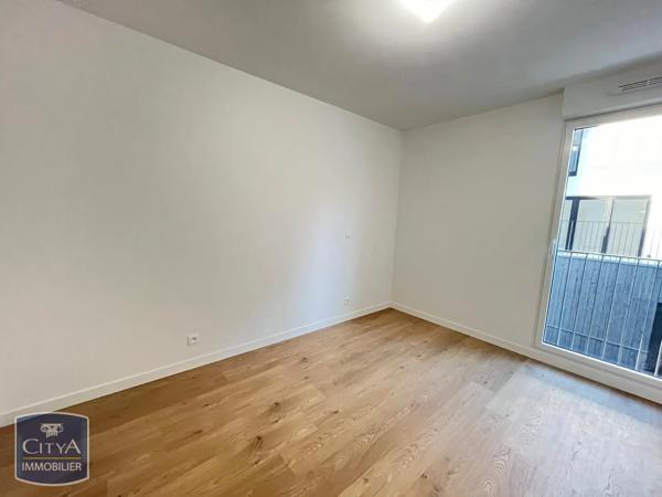 Appartement à louer 2 pièces 48.8m² Bordeaux (33300)