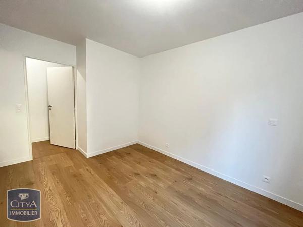 Appartement à louer 2 pièces 48.8m² Bordeaux (33300)