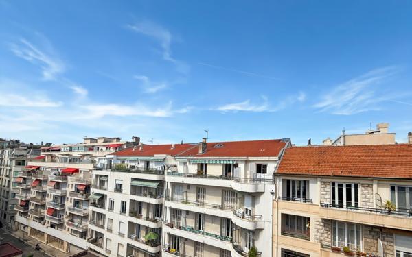 Appartement à vendre    3 pièces • 75 m2 Nice