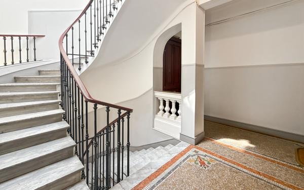 Appartement à vendre    3 pièces • 75 m2 Nice