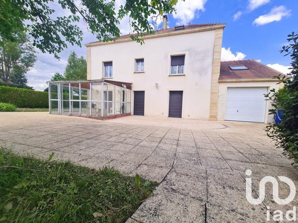 Demeure 10 pièces de 230 m² à Saint-André-les-Vergers (10120)