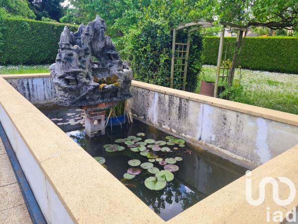 Demeure 10 pièces de 230 m² à Saint-André-les-Vergers (10120)