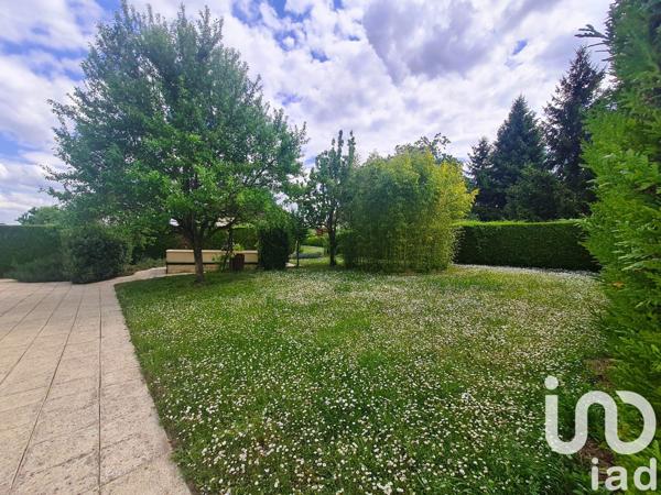 Demeure 10 pièces de 230 m² à Saint-André-les-Vergers (10120)