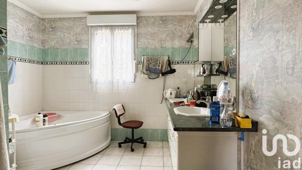 Demeure 10 pièces de 230 m² à Saint-André-les-Vergers (10120)