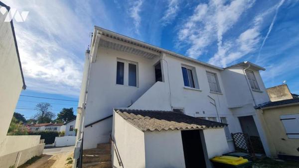 A VENDRE - LA BAULE Appartement de Type 2  avec balcon et un espace de stockage